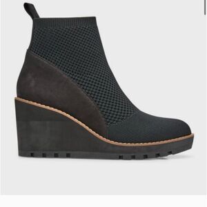 Eileen Fisher Quill Street black wedge bootie. Knit w suede detail. Size 5 NWT